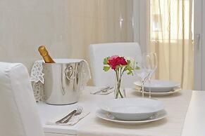 Roman Holiday Charming