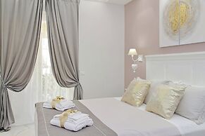 Roman Holiday Charming