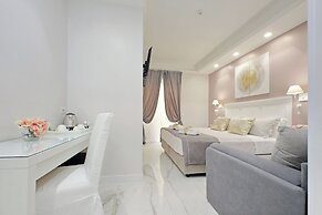 Roman Holiday Charming