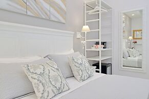 Roman Holiday Charming