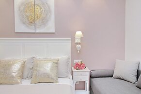 Roman Holiday Charming