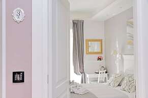 Roman Holiday Charming