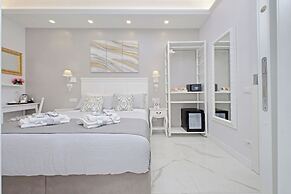 Roman Holiday Charming