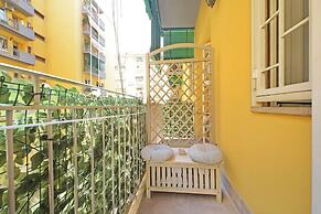 Roman Holiday Charming