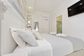 Roman Holiday Charming