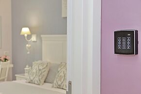 Roman Holiday Charming