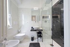 Roman Holiday Charming