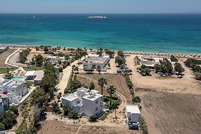 Glaronissi Beach