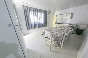 Casa 2 Amarela - Casa piscina 10 pessoas