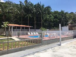 Sobrado 1 - Casa com piscina 10 pessoas