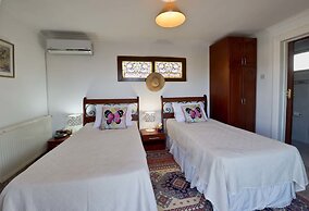 Bungalow Blue Waters by Amy Villas