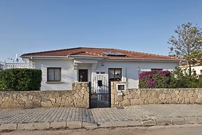 Bungalow Blue Waters by Amy Villas