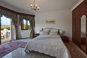 Bungalow Blue Waters by Amy Villas