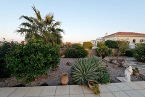 Bungalow Blue Waters by Amy Villas