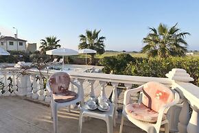 Bungalow Blue Waters by Amy Villas