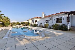 Bungalow Blue Waters by Amy Villas