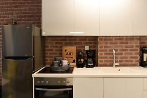 Gusto Luxury Apt Must