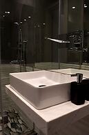 Gusto Luxury Apt Must