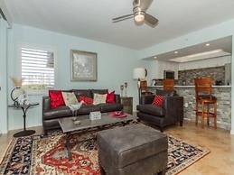 Beautifully Furnished Gulf-Front Condo Just a Walk to the beach by Red