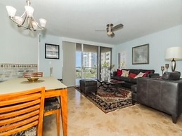 Beautifully Furnished Gulf-Front Condo Just a Walk to the beach by Red