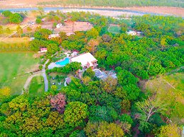 Corbett Wild Resort - A River Access Property