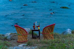 Corbett Wild Resort - A River Access Property