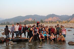 Corbett Wild Resort - A River Access Property