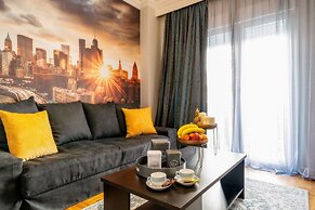 Corona Deluxe Apt Must