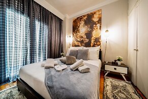 Corona Deluxe Apt Must