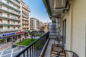 Corona Deluxe Apt Must