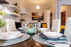 Corona Deluxe Apt Must