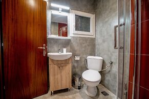 Corona Deluxe Apt Must