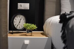 Comely Luxury Apt Must