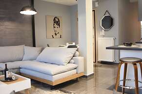 Comely Luxury Apt Must