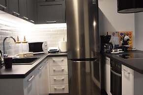 Comely Luxury Apt Must