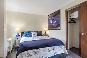 Halsey Haven - Center Of Downtown Arts District 2 Bedroom Apts by RedA