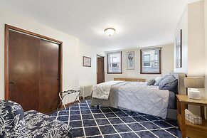 Halsey Haven - Center Of Downtown Arts District 2 Bedroom Apts by RedA