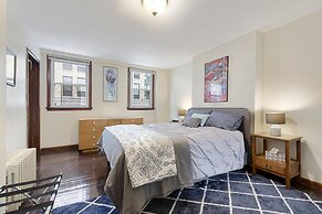 Halsey Haven - Center Of Downtown Arts District 2 Bedroom Apts by RedA