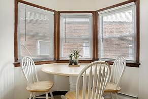 Halsey Haven - Center Of Downtown Arts District 2 Bedroom Apts by RedA