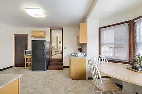 Halsey Haven - Center Of Downtown Arts District 2 Bedroom Apts by RedA