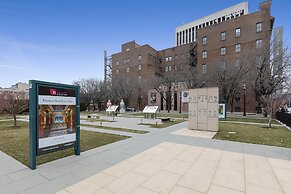 Halsey Haven - Center Of Downtown Arts District 2 Bedroom Apts by RedA