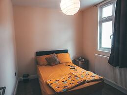 Comfortable serviced flat in London City Centre