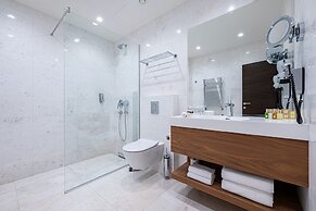 Hotel California by Aycon