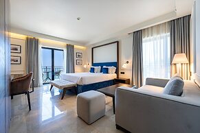 Hotel California by Aycon