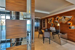 Hotel California by Aycon