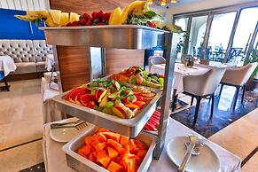 Hotel California by Aycon