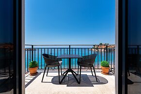 Hotel California by Aycon