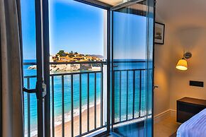 Hotel California by Aycon