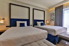 Hotel California by Aycon