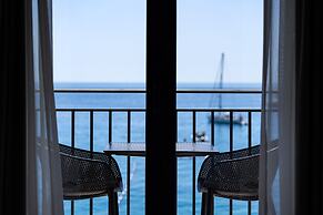 Hotel California by Aycon